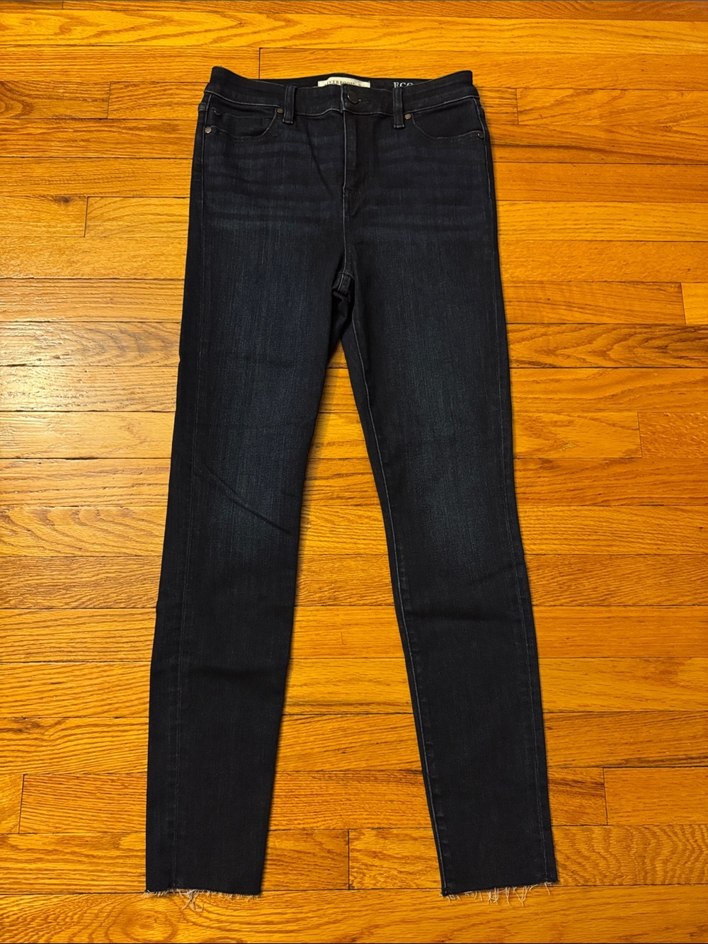 Liverpool Los Angeles Hi-Rise Ankle Skinny Jean Dark Wash Size 27 Raw Hem